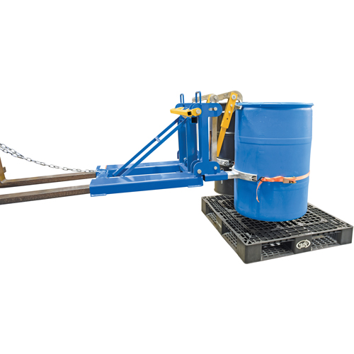 Manipulateur de barils Eagle Beak automatique, Pour 55 gal. US (45 gal. imp.) OSI Industrial Sales