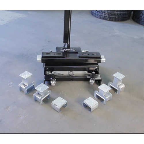Cric de levage dextr&eacute;mit&eacute; par pare-chocs, Capacit&eacute; de 12 tonne(s), 8" - 15-3/4" h OSI Industrial Sales