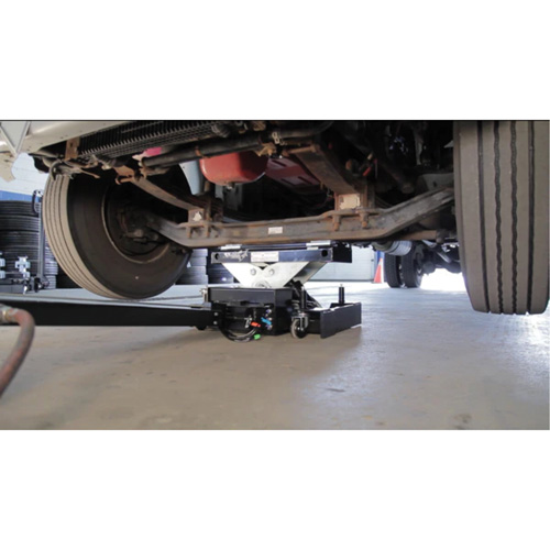 Cric de service de plancher, 12 tonne(s) Capacit&eacute;, 7-1/2" Abaiss&eacute;e, 15-3/4" &eacute;lev&eacute;e, Air comprim&eacute;/hydraulique OSI Industrial Sales