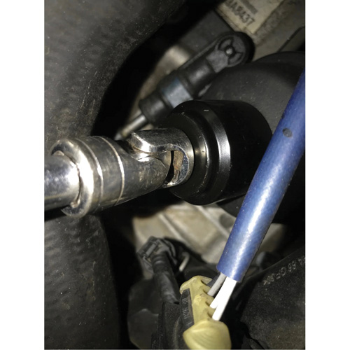 Douille pour filtre &agrave; carburant Cummins 6,7 L - 28 mm OSI Industrial Sales