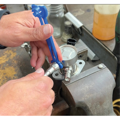 Outil de d&eacute;connexion de conduite de carburant &agrave; profil bas de 5/16 po et 3/8 po pour Ford OSI Industrial Sales