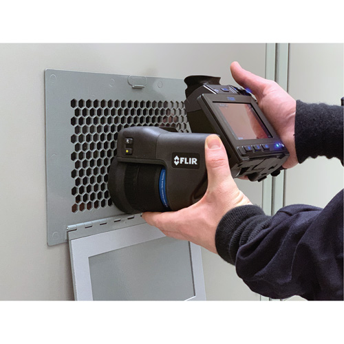 T1020 HD Thermal Camera with Viewfinder & 28° Lens, 800 x 480 pixels, -40° - 2000°C (-40° - 3632°F), 20 mK OSI Industrial Sales