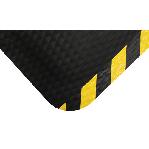Tapis Hog Heaven, Losange, 4-4/5' x 8' x 5/8", Noir/Jaune, Nitrile OSI Industrial Sales