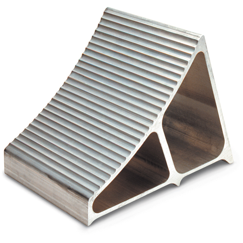 Cales-roue en aluminium, 7" la x 11-1/2" p x 8" h OSI Industrial Sales