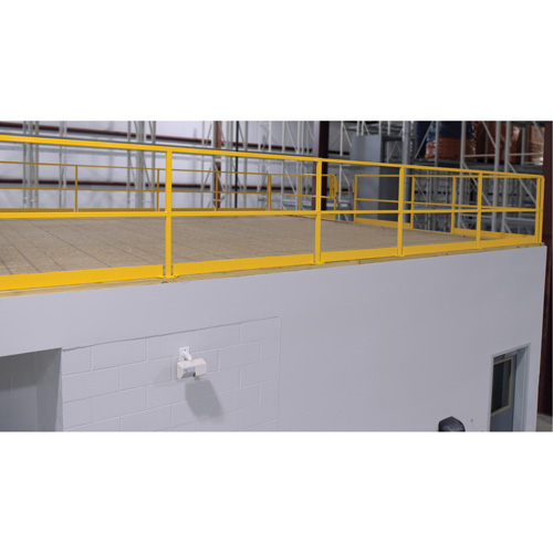 Barri&egrave;re de s&eacute;curit&eacute; pour mezzanine, 68-1/2" lo x 42" ha, 80-1/16" &eacute;lev&eacute;e, Jaune OSI Industrial Sales