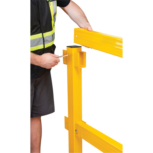 Poteau de coin pour garde-corps l&eacute;gers, Acier, 42" h, Jaune s&eacute;curit&eacute; OSHA OSI Industrial Sales