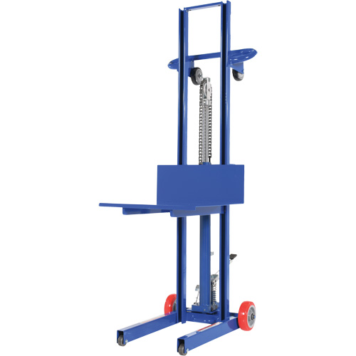 Gerbeur hydraulique &agrave; plateforme, M&eacute;canisme Pompe au pied, Capacit&eacute; de 400 lb, Levage max de 51-1/8" OSI Industrial Sales
