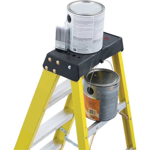 Industrial Heavy-Duty Stepladders (6400 Series), 4', Fibreglass, 300 lbs. Capacity, Type 1A OSI Industrial Sales