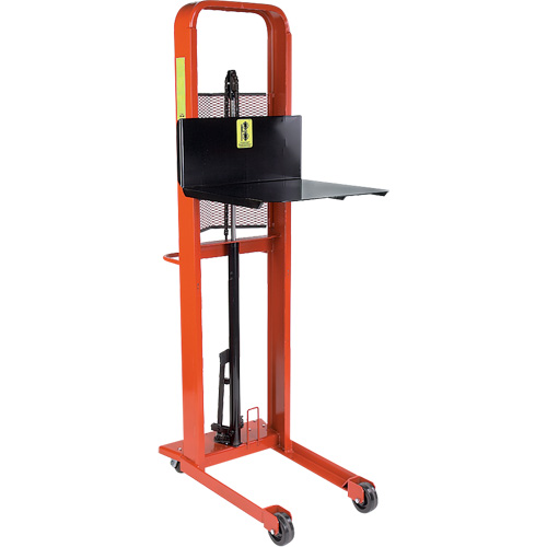Gerbeur hydraulique &agrave; plateforme, M&eacute;canisme Pompe au pied, Capacit&eacute; de 1000 lb, Levage max de 80" OSI Industrial Sales