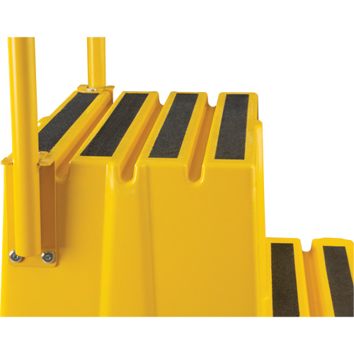 Industrial Step Stool, 4 Steps, 44" x 22-1/4" x 65-1/8" High OSI Industrial Sales