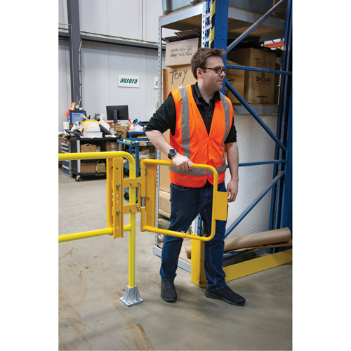 Barri&egrave;re &agrave; bascule de s&eacute;curit&eacute;, 21" h x 16" - 26" la OSI Industrial Sales