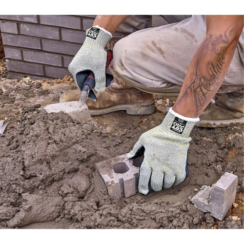 Gants r&eacute;sistants aux coupures Hero, Taille Petit/7, Calibre 7, Enveloppe en Acier inoxydable/Kevlar/PEHD, ANSI/ISEA 105 niveau 4 OSI Industrial Sales