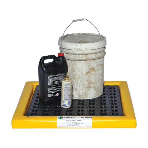 Feuilles Poly-Spillpad, 31-1/2" lo x 54" la x 2-1/4" h, Cap. de d&eacute;versement 7,5 gal. US OSI Industrial Sales