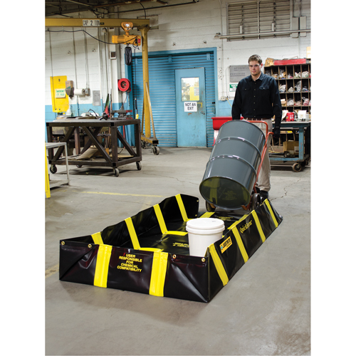 Bermes de confinement avec supports int&eacute;rieurs de parois QuickBerm , Capacit&eacute; 235 gal. US, 4' la x 8' lo x 12" h, Support &agrave; encliqueter OSI Industrial Sales