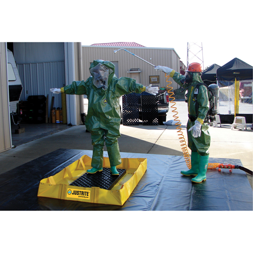 QuickBerm&reg; Lite Containment Berm, 119 gal. Capacity, 4' W x 6' L x 8" H, Snap-Up Bracket OSI Industrial Sales