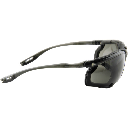 Lunettes de s&eacute;curit&eacute; avec joint en mousse Virtua, Lentille Grise/fum&eacute;e, Antibu&eacute;e, ANSI Z87+/R&eacute;pond ou surpasse la norme CSA Z94.3 OSI Industrial Sales