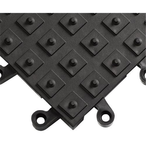 Tapis ErgoDeck avec crampons antid&eacute;rapants int&eacute;gr&eacute;s No 552, PVC, 1-1/2' la c, 1-1/2' lo, 7/8" &eacute;paisseur, Noir OSI Industrial Sales