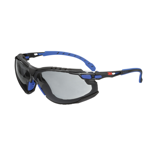 Ensemble de lunettes de s&eacute;curit&eacute; Solus, Lentille Fum&eacute;e, Antibu&eacute;e, R&eacute;pond ou surpasse la norme CSA Z94.3 OSI Industrial Sales