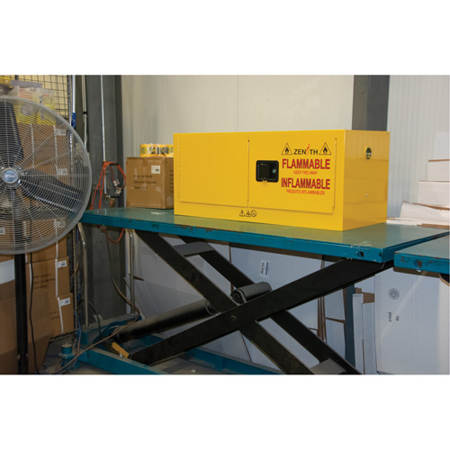 Armoire pour produits inflammables, 12 gal., 2 Porte(s), 43" La x 18" h x 18" p OSI Industrial Sales