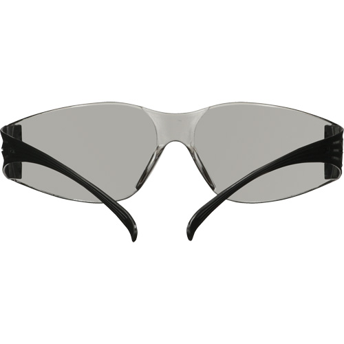 Lunettes de protection de s&eacute;rie 100 SecureFit, Lentille Gris/Int&eacute;rieur/ext&eacute;rieur, Antibu&eacute;e/Anti-&eacute;gratignures, ANSI Z87+/R&eacute;pond ou surpasse la norme CSA Z94.3 OSI Industrial Sales