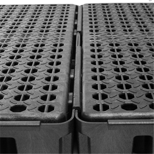 Palette de confinement des d&eacute;versements &agrave; profil bas Black Diamond, Capacit&eacute; de d&eacute;versement 76.5 gal. US, 72" x 49" x 6,5" OSI Industrial Sales