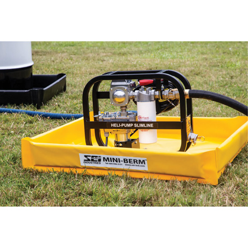 Berme de confinement compacte Mini-Berm en PVC jaune, Capacit&eacute; 40 gal. US, 4' la x 4' lo x 4" h OSI Industrial Sales