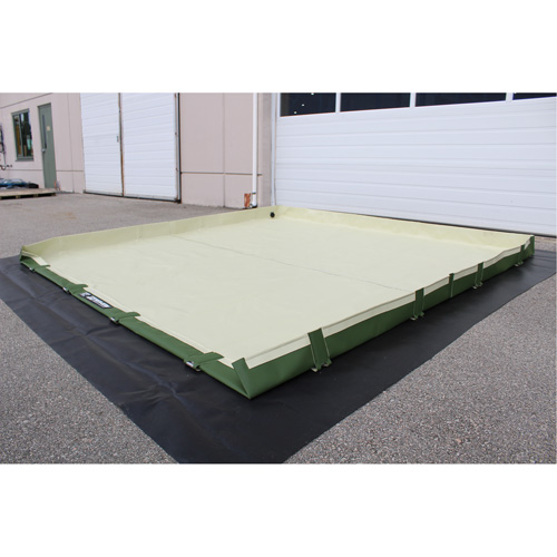 Berme de d&eacute;versement Insta-Berm Easy-Riser, Capacit&eacute; 538 gal. US, 12' la x 12' lo x 6" h, Support &agrave; charni&egrave;re OSI Industrial Sales