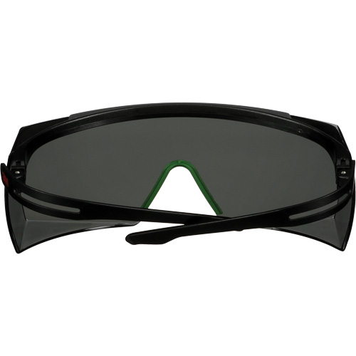 Lunettes de s&eacute;curit&eacute; SecureFit s&eacute;rie 3700 SF3730AS-BLK, Lentille Gris/IR 3.0, Anti-&eacute;gratignures, ANSI Z87+/R&eacute;pond ou surpasse la norme CSA Z94.3 OSI Industrial Sales