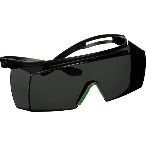 Lunettes de s&eacute;curit&eacute; SecureFit s&eacute;rie 3700 SF3730AS-BLK, Lentille Gris/IR 3.0, Anti-&eacute;gratignures, ANSI Z87+/R&eacute;pond ou surpasse la norme CSA Z94.3 OSI Industrial Sales