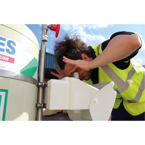 Douche d'urgence mobile et ind&eacute;pendant avec douche oculaire et faciale, Capacit&eacute; 30 gal., Conformit&eacute; Aucune OSI Industrial Sales