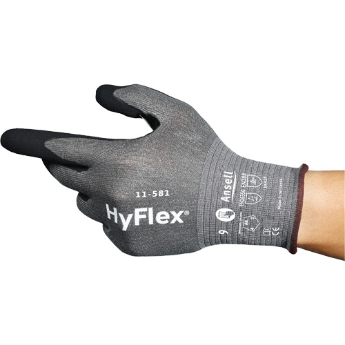 Gants industriels ultral&eacute;gers 11-581 HyFlex, Taille 6, Calibre 21, Rev&ecirc;tement Nitrile, Enveloppe en Nylon/PEHP/Tungst&egrave;ne/Spandex, ASTM ANSI niveau A6 OSI Industrial Sales