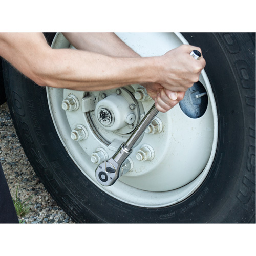 Cl&eacute; &agrave; cliquet &agrave; t&ecirc;te en larme &agrave; d&eacute;clenchement rapide &agrave; 24 dents, Prise de 3/4", Poign&eacute;e Ordinaire OSI Industrial Sales