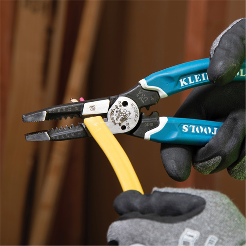 Outil polyvalent Klein-Kurve pour d&eacute;nuder, couper et sertir les fils, 8-1/4" lo, 8 - 20 AWG OSI Industrial Sales
