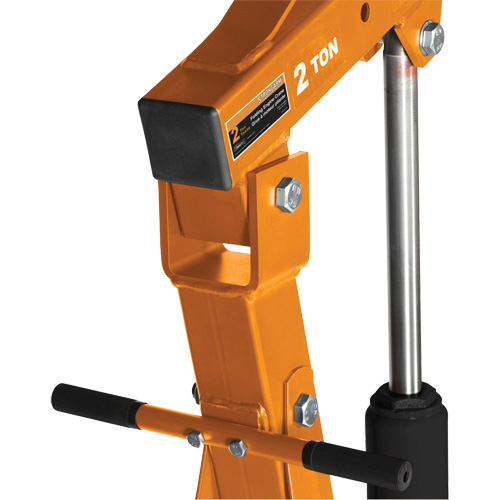 Grue escamotable pour moteur — Strongarm OSI Industrial Sales