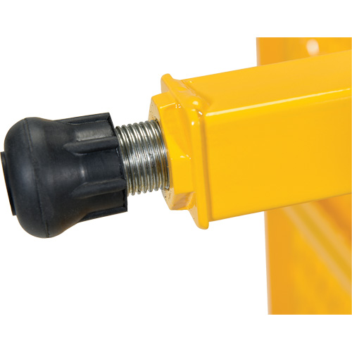 Plate-forme ajustable Step-Mate, 1 marche(s), 23-1/2" la x 19-9/16" lo x 16-1/2" h, Capacit&eacute; 500 lb OSI Industrial Sales