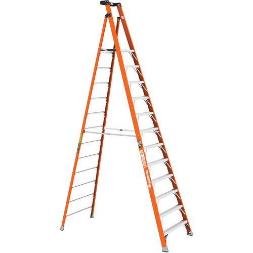 Escabeau avec plateforme Safespace, 12', Cap. De 300 lb OSI Industrial Sales