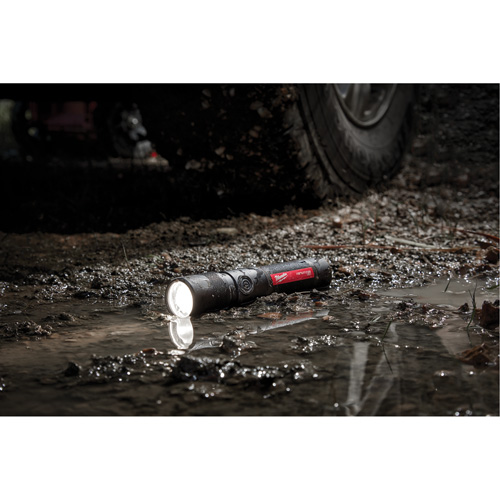 Lampe de poche 1100L &agrave; mise au point par torsion, DEL, 1100 lumens, Piles Rechargeable OSI Industrial Sales
