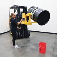 Porte-baril pour chariot &agrave; fourche, Pour 55 gal. US (45,8 gal imp&eacute;rial) OSI Industrial Sales