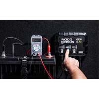 Chargeur de batterie embarqu&eacute; &agrave; 3 sorties de 15 amp&egrave;res Gen5X3 Genius OSI Industrial Sales