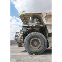 Protecteur de c&acirc;ble &agrave; traverse extr&ecirc;me Yellow Jacket, 2 canaux, 35,75" lo x 42,125" la x 5,125" h OSI Industrial Sales