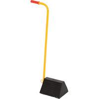 Cale de roue avec poign&eacute;e ergonomique, 9-1/4" x 8" x 6", Noir OSI Industrial Sales