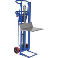 Gerbeur &agrave; plateforme hydraulique, M&eacute;canisme Pompe au pied, Capacit&eacute; de 750 lb, Levage max de 52" OSI Industrial Sales