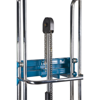 Gerbeur hydraulique &agrave; plateforme, M&eacute;canisme Pompe au pied, Capacit&eacute; de 880 lb, Levage max de 60" OSI Industrial Sales