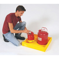 Flexible Ultra-Utility Tray&reg;, 12" L x 12" W x 4.8" H, 1.5 US Gal. Spill Capacity OSI Industrial Sales