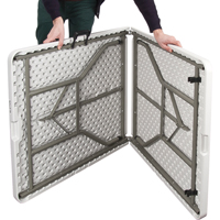 Table se pliant en deux, Rectangulaire, 72" l x 30" la, Poly&eacute;thyl&egrave;ne, Blanc OSI Industrial Sales