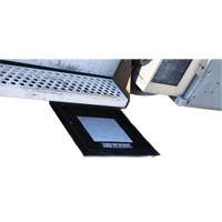 Tampon absorbant pour d&eacute;versements Drip Defender, Huile seulement, 15" x 13", 0,2 gal. d'absorption OSI Industrial Sales