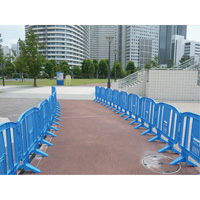 Barricade Minit, Emboîtables, 49" lo x 39" h, Vert OSI Industrial Sales