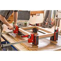 Serre-joints parall&egrave;les K Body REVOlution, 18" (457,2 mm) capacit&eacute;, 3-3/4" (95,25 mm) profondeur OSI Industrial Sales